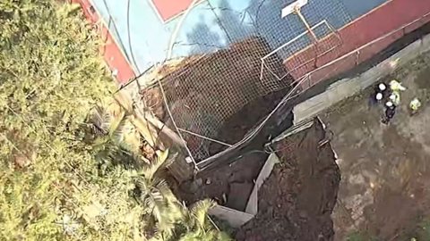 Cratera surge em condomínio ao lado de escavações da linha 6-Laranja - Imagem: Reprodução / TV Globo