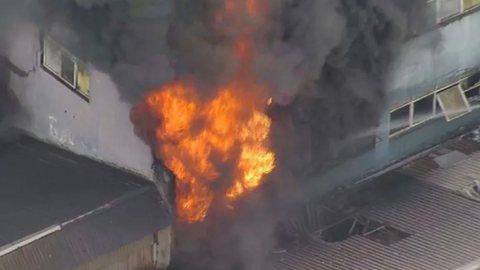 VÍDEO - incêndio atinge galpão no Centro de SP, e deixa feridos - Imagem: reprodução redes sociais