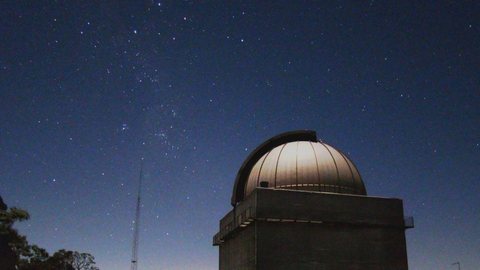 Imagem Observatório em Minas Gerais capta meteoro brilhante