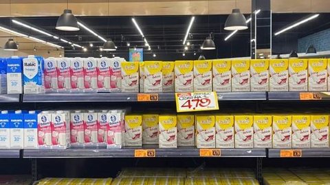 Imagem Bebida láctea à base de soro de leite é vendida junto com leite integral e causa confusão entre consumidores
