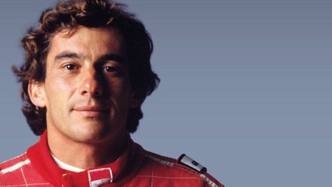 Senado realizará sessão solene em homenagem a Ayrton Senna; entenda - Imagem: Reprodução/Twitter @noitedecopa