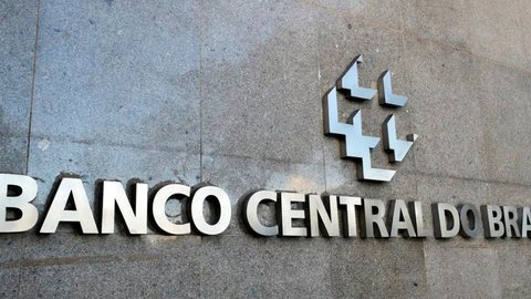 Fatores estruturais podem pressionar a taxa de juros neutra, dificultando a eficácia da Selic no combate à inflação - Imagem: Reprodução/Marcello Casal JrAgência Brasil