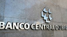 Fatores estruturais podem pressionar a taxa de juros neutra, dificultando a eficácia da Selic no combate à inflação - Imagem: Reprodução/Marcello Casal JrAgência Brasil