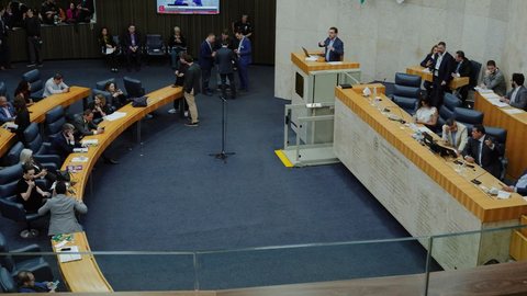 Além do requerimento, foi sugerida a criação de uma CPI para investigar a situação dos devedores e os métodos de cobrança utilizados - Imagem: Reprodução/Richard Lourenço/Rede Câmara