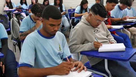 Prouni continua a ser uma porta de entrada essencial para estudantes de baixa renda em universidades privadas no Brasil - Imagem: Reprodução/Antônio Cruz/Agência Brasil