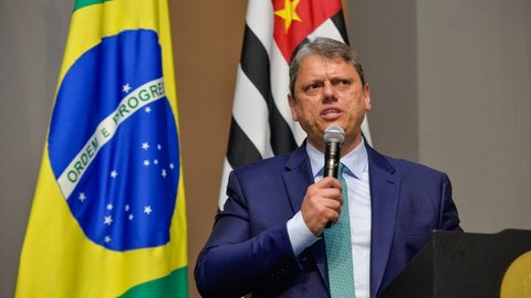 Apesar de focar na reeleição, Tarcísio é visto como um potencial candidato à presidência, segundo sua esposa - Imagem: Monica Andrade
