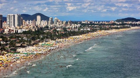 Objetivo da evacuação é garantir a segurança dos moradores até que as condições climáticas se normalizem - Imagem: Divulgação/Prefeitura de Guarujá