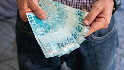 O IPCA para 2027 é mantido em 3,8%, enquanto as projeções para 2028 e 2029 indicam inflação de 3,5% em ambos os anos - Imagem: Reprodução/iStock
