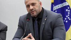A decisão de renúncia foi comunicada ao ministro Alexandre de Moraes, do STF, e reflete mudanças na estratégia de defesa - Imagem: Reprodução/Instagram