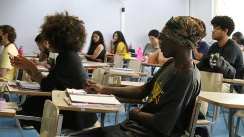 O Encceja oferece atendimento especializado e permite o uso do nome social para candidatos travestis e transexuais - Imagem: Reprodução/ Rovena Rosa/Agência Brasil/Arquivo