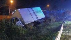 Trânsito na rodovia foi desviado pelo acostamento, causando lentidão no trecho durante o atendimento da ocorrência - Imagem: Reprodução/Portal CCM – ARTESP