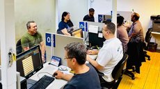 Oportunidades são oferecidas por meio dos PATs, com atendimento gratuito ao trabalhador. - Imagem: Reprodução/Secretaria de Desenvolvimento Econômico.