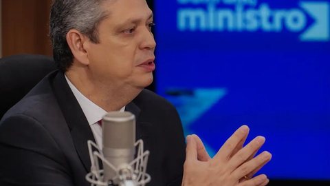 Governo ainda não debate PEC 6x1, revela ministro - Imagem: Reprodução / Rafa Neddermeyer / Agência Brasil