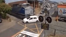 Após o acidente, a circulação ferroviária foi retomada rapidamente, destacando a importância do respeito às sinalizações - Imagem: Reprodução