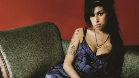 Back to Black: cinebiografia de Amy Winehouse ganha trailer: confira. - Imagem: reprodução Twitter@WinehouseBrasil