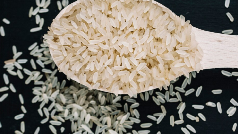 Brasil fecha mês de maio com o arroz branco mais caro do mundo - Imagem: reprodução freepik