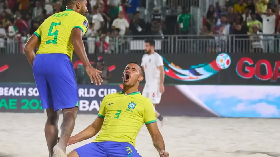 Hexacampeão: Brasil vence Itália e conquista título mundial de futebol de areia - Imagem: reprodução Twitter@CuriosidadesBRL
