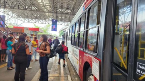 Greve de ônibus em SP vai acontecer? Sindicato responde. - Imagem: reprodução Twitter@rosedbarros