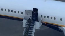 Nicolás Maduro desembarca em Stewart escoltado por agentes federais após captura em Caracas. - Imagem: Reprodução.