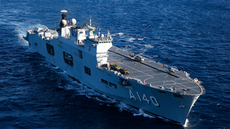 Chuvas no RS: Marinha envia maior navio da frota para ajudar vítimas. - Imagem: reprodução /Twitter@marmilbr