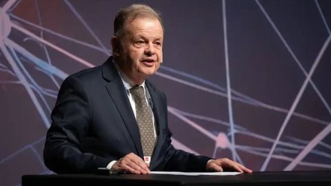 O embaixador destaca que a parceria deve incluir transferência de tecnologia e produção local, não apenas a exportação de matéria-prim - Imagem: Divulgação/ Hannover Messe