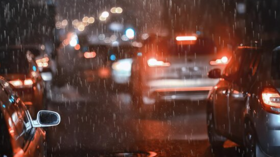 SP em alerta: fortes chuvas e alagamentos causam transtornos na cidade - Imagem: reprodução freepik