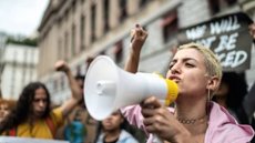 A Esquerda Woke e o Paradoxo do Apoio às Teocracias Ditatoriais - Imagem: Reprodução / Freepik