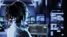 A Revolução da Defesa Digital: Cibersegurança Orientada por IA em 2026 - Imagem: Reprodução / Freepik