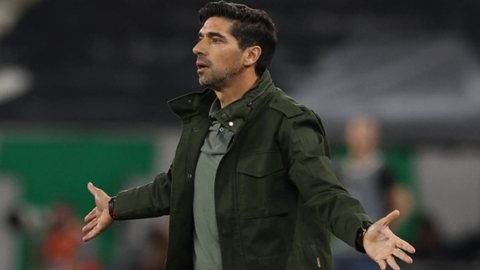 Treinador soma punições por expulsões recentes e clube tenta reverter decisão. - Imagem: Reprodução/Palmeiras.