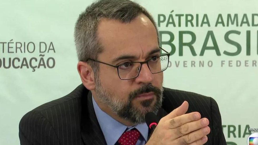 Abraham Weintraub anuncia desistência de candidatura ao governo de SP - Imagem: Reprodução | JN