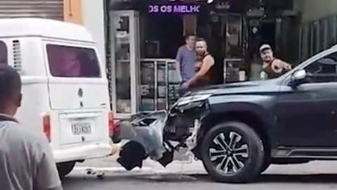 VÍDEO - Celso Russomanno se envolve em acidente e imagens viralizam - Imagem: reprodução Youtube