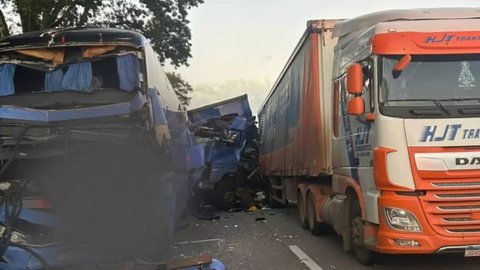 Colisão foi registrada por volta das 3h10 - Imagem: Divulgação / Corpo de Bombeiros