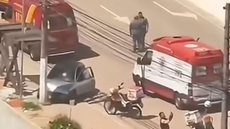 Equipes da PM, bombeiros e Samu foram acionadas para socorrer feridos em SP. - Imagem: Reprodução/Redes Sociais.