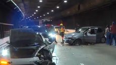 Acidente grave envolvendo Porsche ocorre no túnel Ayrton Senna, na Zona Sul de São Paulo - Imagem: Reprodução/TV Globo