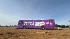 Desde sua estreia, o ônibus já atendeu mais de 800 mulheres, reforçando o compromisso do estado com a proteção e autonomia feminina - Imagem: Reprodução/Agência SP