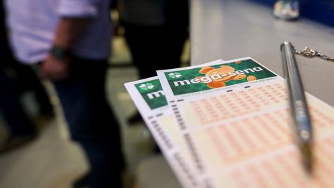 ACUMULOU! Mega-Sena sorteia prêmio de R$ 76 milhões nesta terça-feira - Imagem: Reprodução / Agência Brasil / Marcelo Camargo