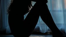 Adolescente de 13 anos é estuprada por mais de 10 homens - Imagem: Reprodução / Freepik