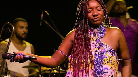 Cantora deixa marido, filho e uma trajetória marcada pela força feminina no samba. - Imagem: Reprodução/Redes Sociais.