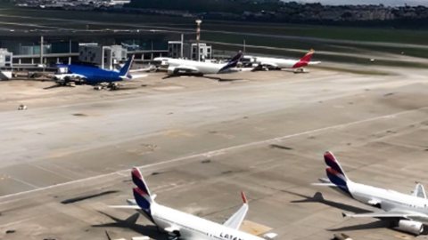 PCC pagava funcionários do Aeroporto de Guarulhos - Imagem: reprodução Twitter @gruairportsp