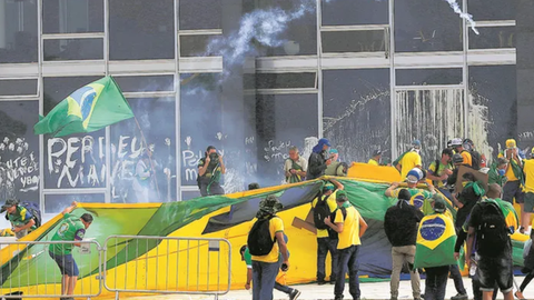 Ataques às sedes dos Três Poderes no 8 de janeiro seguem no centro de disputas judiciais - Imagem: Cristiano Mariz