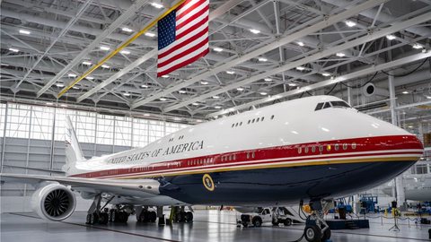 Donald Trump apresenta novo Air Force One, presenteado pelo Catar - Imagem: Reprodução/X