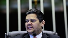 Davi Alcolumbre enviou à CCJ proposta alternativa ao fim da escala 6×1 horas após aprovação da PEC das 40 horas na Câmara. - Imagem: Reprodução