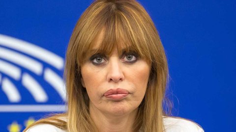 Alessandra Mussolini venceu o Big Brother italiano com quase 56% dos votos e faturou prêmio equivalente a R$ 3,3 milhões. - Imagem: Reprodução