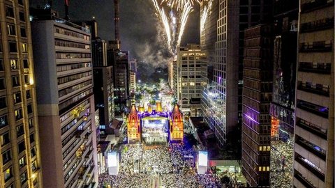 Com um palco de 32 metros de largura e 22 de altura, localizado entre a Rua Haddock Lobo e a Bela Cintra, a festa contará com uma programação diversificada. - Imagem: Divulgação / Amanda Paim/ SECOM