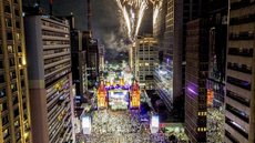 Com um palco de 32 metros de largura e 22 de altura, localizado entre a Rua Haddock Lobo e a Bela Cintra, a festa contará com uma programação diversificada. - Imagem: Divulgação / Amanda Paim/ SECOM