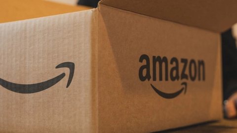 A Amazon registrou aumento dos serviços de comércio on-line e de nuvem durante a pandemia - Imagem: reprodução/Amazon USA