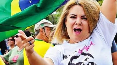 Ana Cristina Valle é ex-esposa de Jair Bolsonaro - Imagem: reprodução Twitter