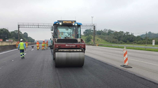 Obras incluem reparos, limpeza, sinalização e recuperação de barreiras para garantir a segurança nas rodovias - Imagem: Divulgação | Ecovias