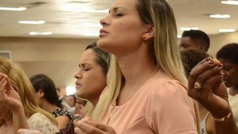 Andressa Urach cria igreja e anuncia mulheres trans como obreiras; assista - Imagem: Reprodução/Instagram