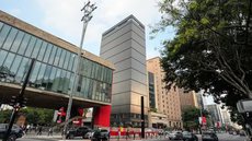 A programação inaugural inclui a mostra 'Cinco Ensaios sobre o MASP', proporcionando uma experiência única aos visitantes entre os dois prédios. - Imagem: Reprodução | Fábio Tito/ g1